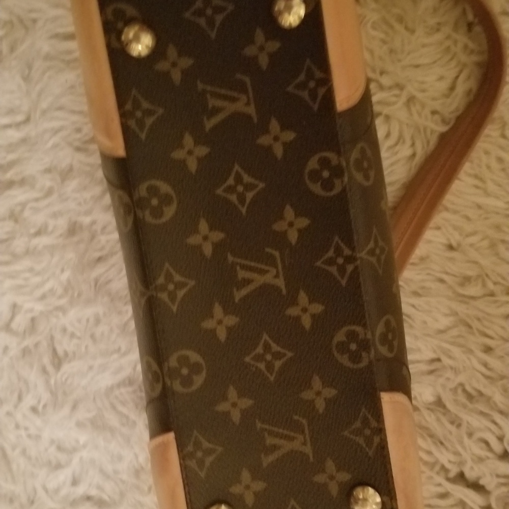 Authentic Louis Vuitton Beverly MM handbag.
